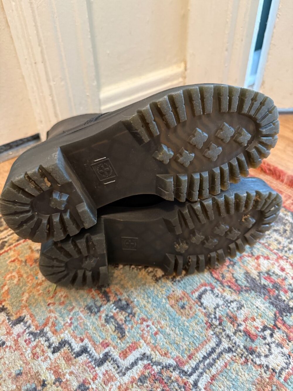Doc Marten Shriver Hi Boots - Picture 7 of 9